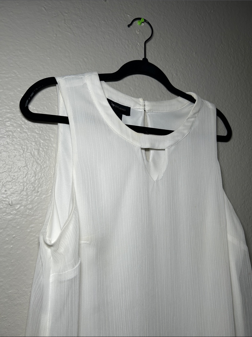 AB Studio White Crochet-Hem Sleeveless Camisole - Picture 3 of 7